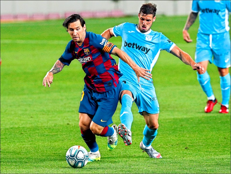 不得不服！加盟半年拿两冠，落叶归根解锁新纪录，若日尼奥真赢家