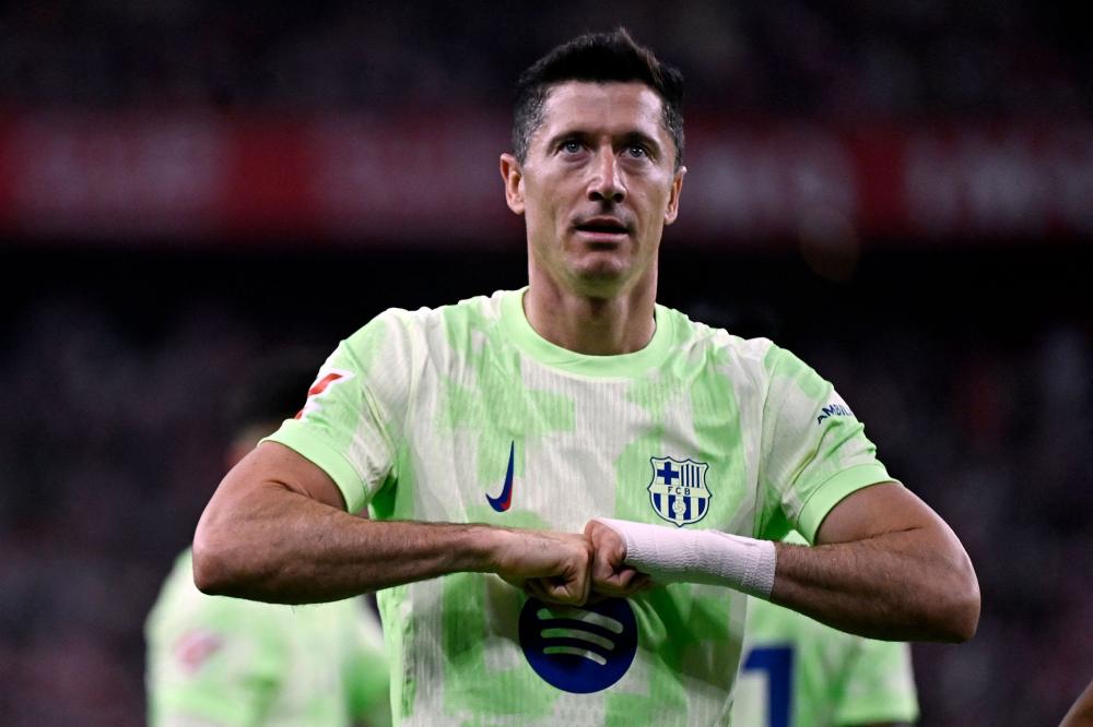 英超战报：B费2射1传，姆伯莫破门，曼联4-1狼队