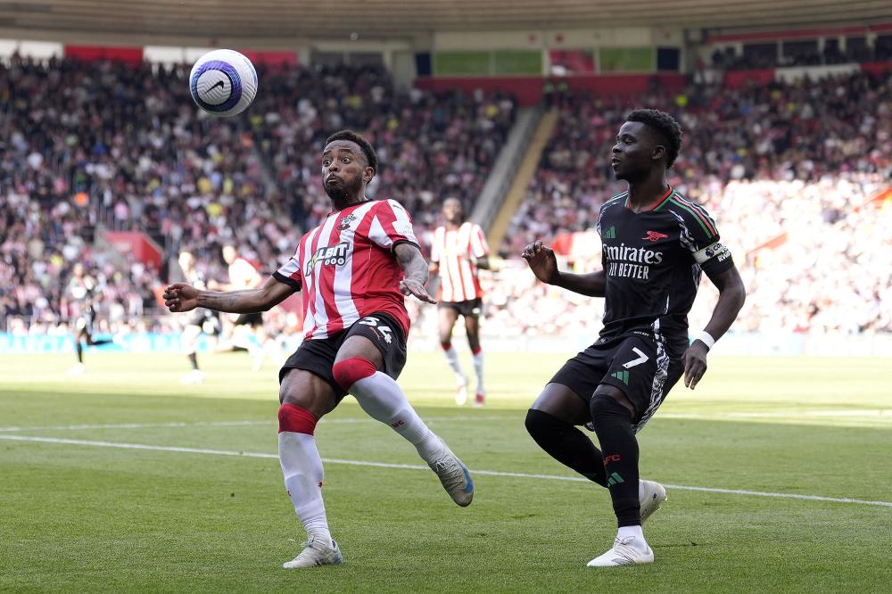 雷迪克：对面的三分把我们打爆了，但我很满意队员的拼搏精神